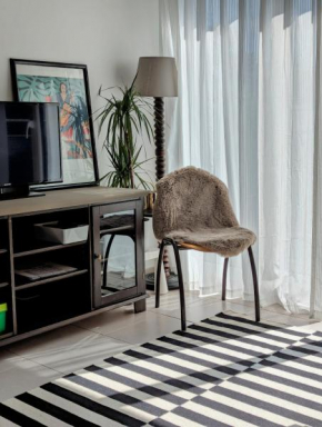 Neuf T2 40m2 tout équipé,parking,Paris 20' Orly 15' Wifi Netflix Métro 14